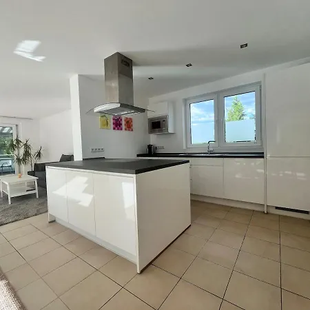 Apartment 90qm Mit Terrasse Bei Düsseldorf *